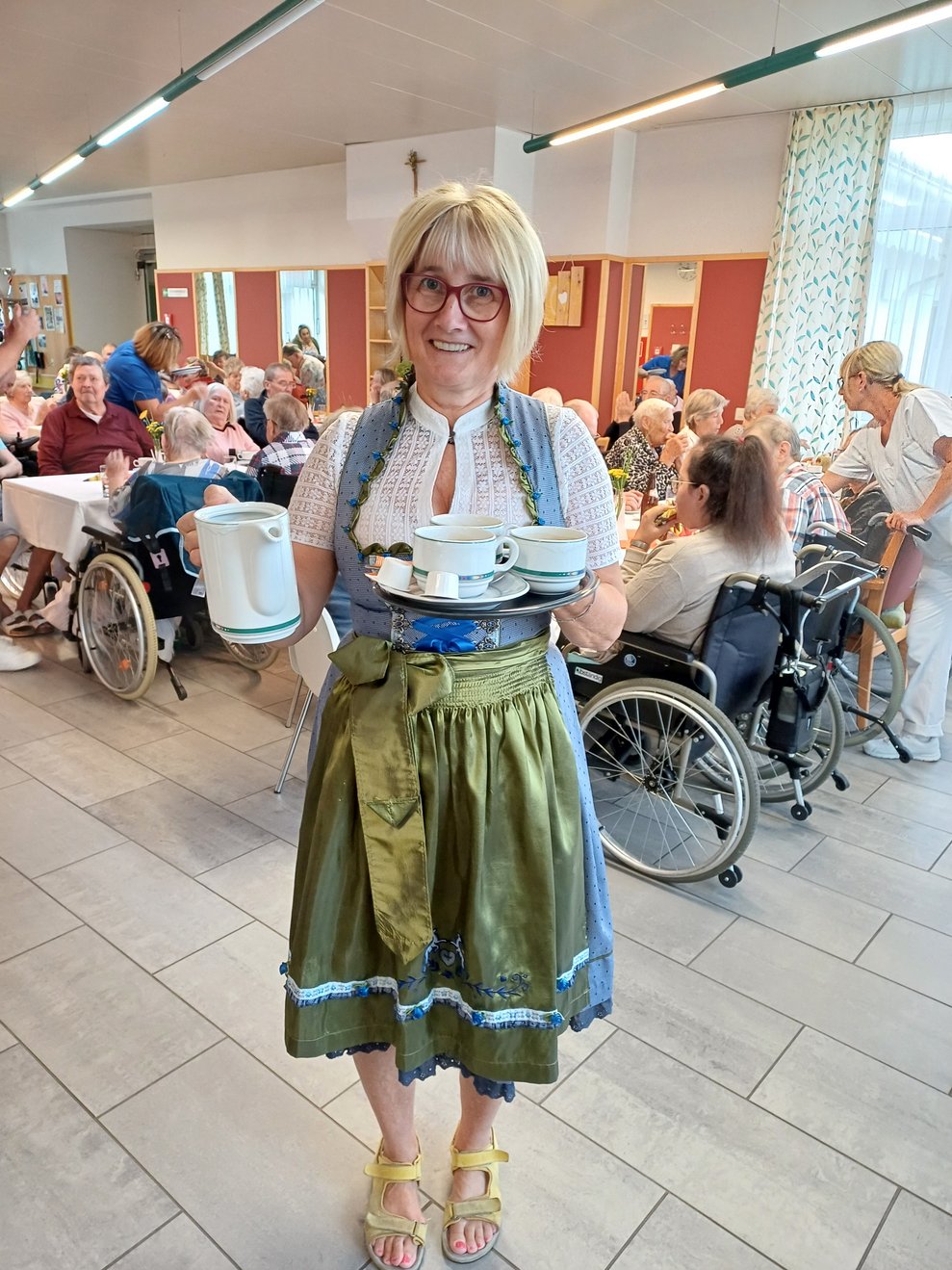 Frau mit Kaffee 