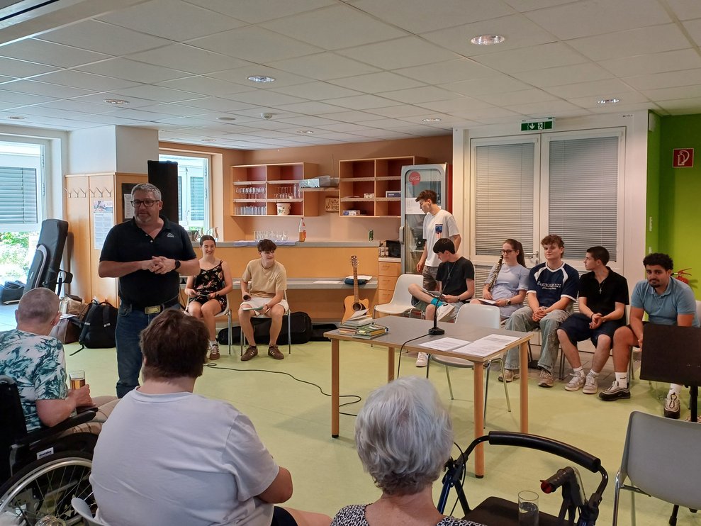 Schüler musizieren für unsere Bewohner